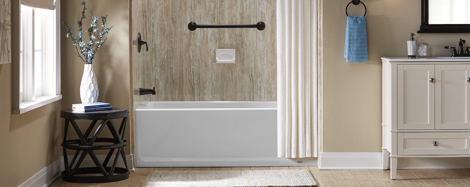 Newly replaced bathtub for a home in Dallas, TX.